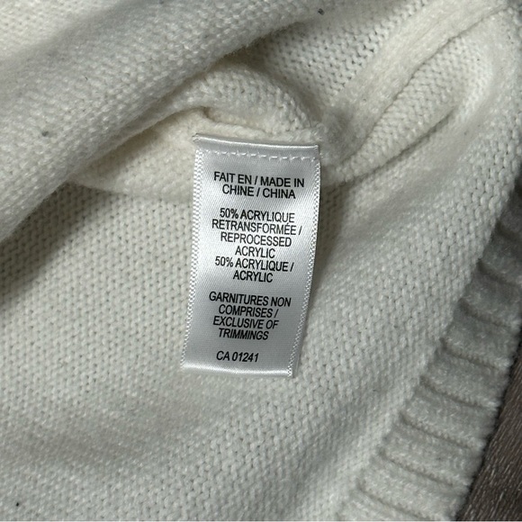 Simons Twik Cream Cherry Oversized Cropped Sweater - Picture 3 of 4